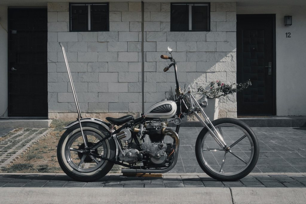 La Chula: La Chopper Triumph de Charly&nbsp;Sandoval