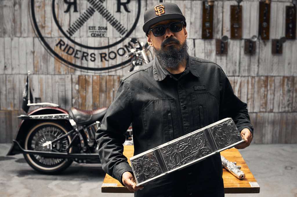 Roger: Maestro del Grabado en&nbsp;Metal