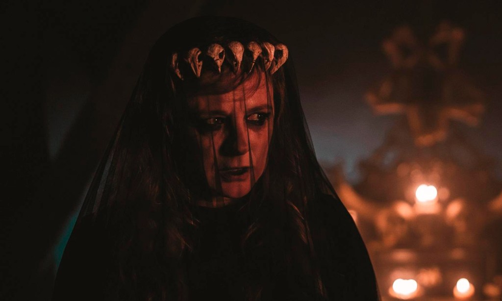 ¿Es La Influencia una Película de Culto? Análisis y&nbsp;Reseña