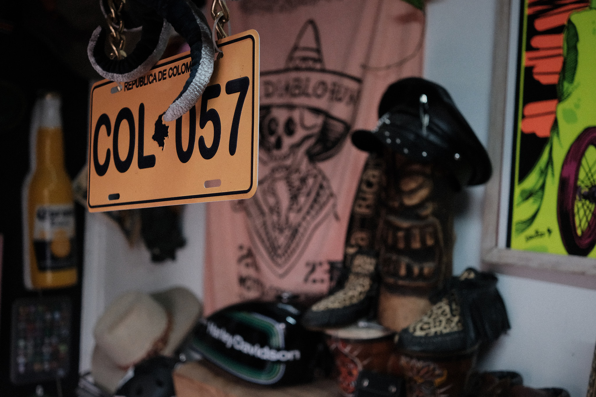 Toten con sombrero de policía 